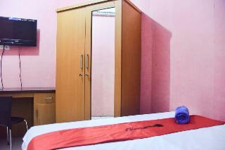 Hotel Reddoorz @ Pettarani Square