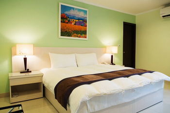 F Hotel - Sanyi