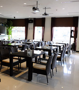 F Hotel - Sanyi