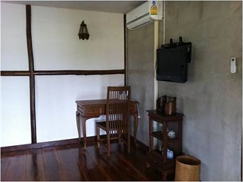 Hotel Ban Chomna Resort