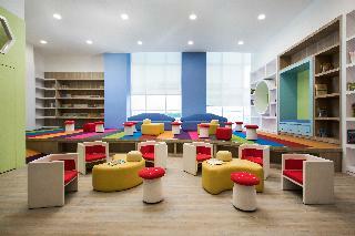 Hotel Pinetree Marina Resort