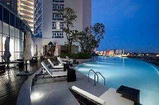 Hotel Pinetree Marina Resort