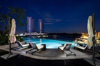 Hotel Pinetree Marina Resort