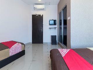 Oyo 439 Night Queen Hotel
