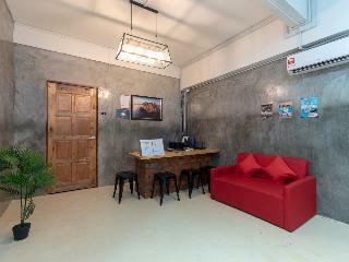 Hotel Oyo 43993 Madsuite