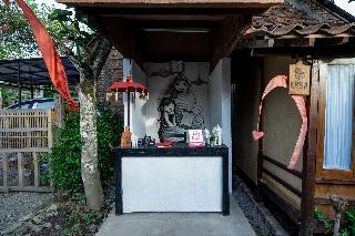 Hotel Oyo 2393 Omahe Nawung