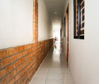 Hotel Oyo 1191 Monalisa Residence And Cafe