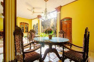 Oyo 1770 Hotel Mawar Saron 2