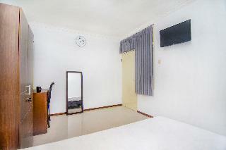 Oyo 2339 Jennaira Kost