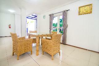 Oyo 2339 Jennaira Kost