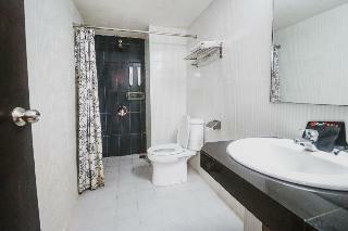 Reddoorz Plus @ Grand Populer Hotel