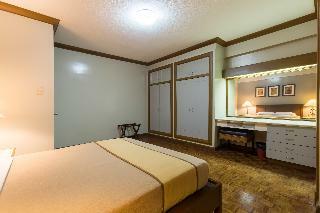 Tropicana Suites Hotel