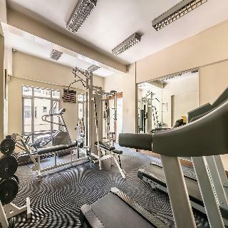 Tropicana Suites Hotel