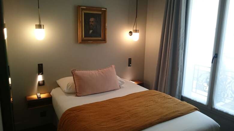 Coq Hotel (Community Of Quality)