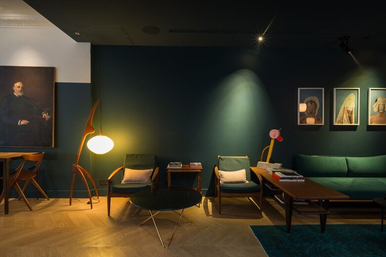 Coq Hotel (Community Of Quality)