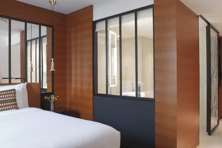 Hotel Renaissance Paris Republique