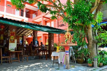 Hostal Baan To Guesthouse
