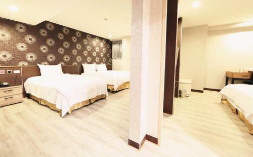 Grand Earl Hotel