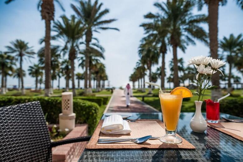 Hotel Sealine Beach. A Murwab Resort