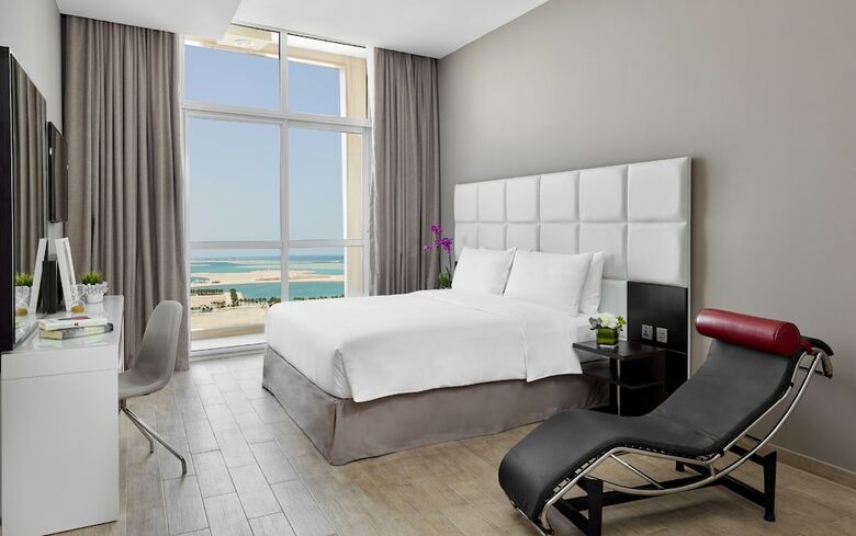 Hotel Staybridge Suites Doha Lusail