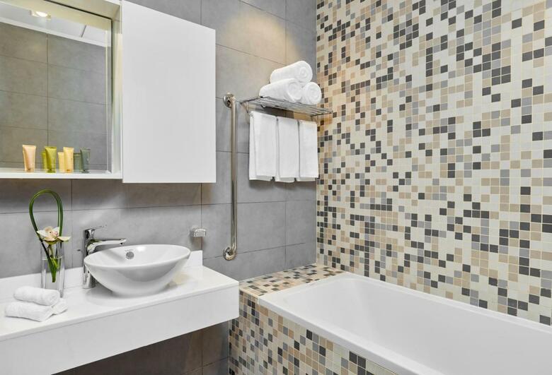 Hotel Staybridge Suites Doha Lusail
