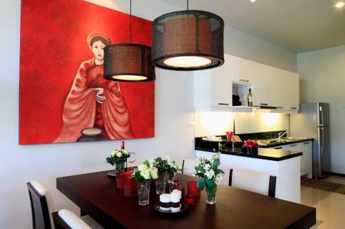 Two Villas Holiday Phuket: Onyx Style Nai Harn Beach
