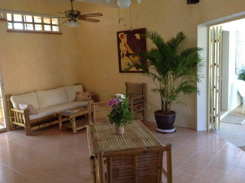 Bed & Breakfast Aree's Lagoon House
