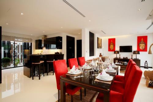 Villa Phuket Deluxe - By The Lake