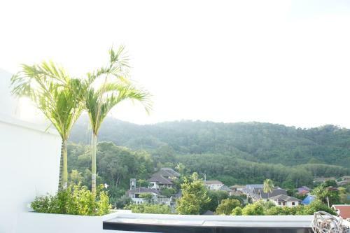 Villa Phuket Deluxe - By The Lake
