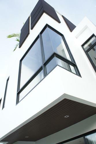 Villa Phuket Deluxe - By The Lake