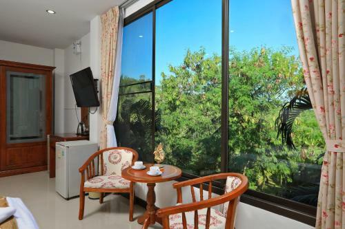 Palm Oasis Boutique Hotel