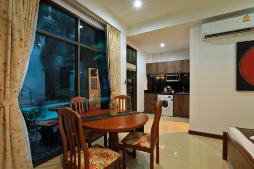 Palm Oasis Boutique Hotel
