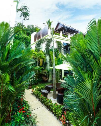 Palm Oasis Boutique Hotel