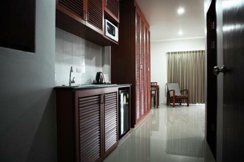 Naiharn Beach Road Apartment