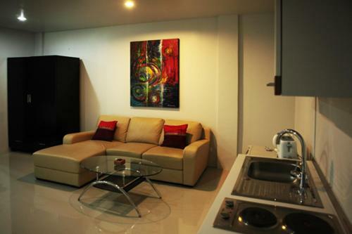 Naiharn Beach Road Apartment