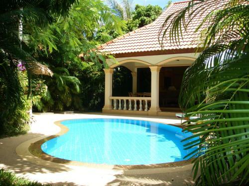 Coconut Paradise Holiday Villas