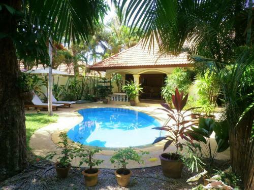 Coconut Paradise Holiday Villas