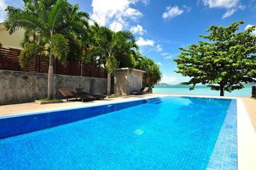 Apartamentos Chalong Beach Front Residence