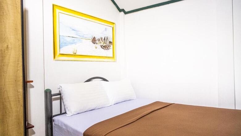 Hostal Sabina Guesthouse