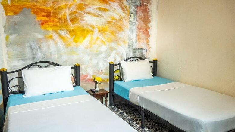 Hostal Sabina Guesthouse