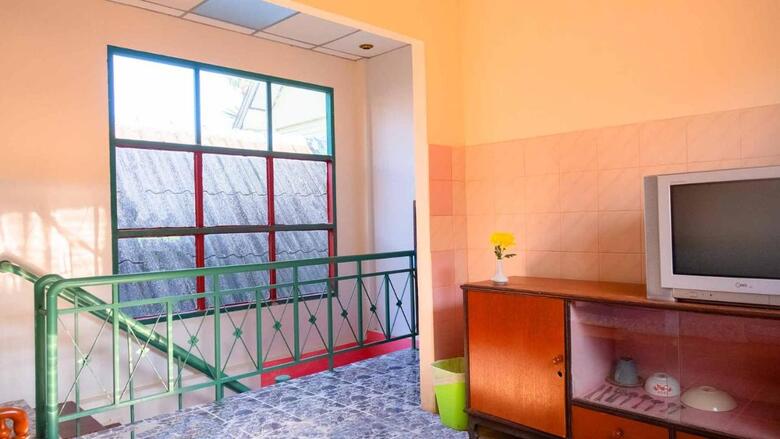 Hostal Sabina Guesthouse
