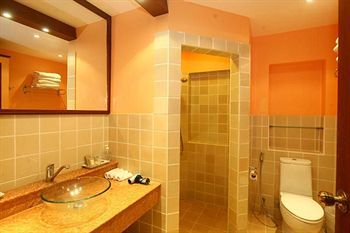 Hotel Royal Embassy Resort