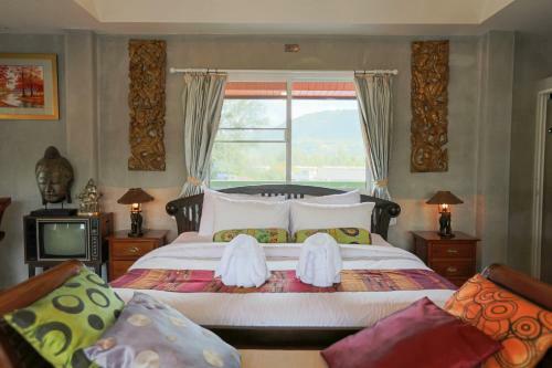 Hostal Baan Kamala Hostel & Guesthouse