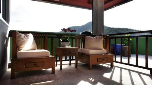 Hostal Baan Kamala Hostel & Guesthouse