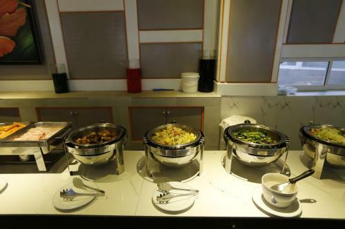 Hostal Baan Kamala Hostel & Guesthouse