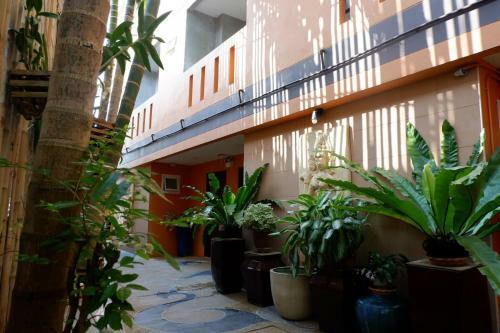 Hostal Baan Kamala Hostel & Guesthouse
