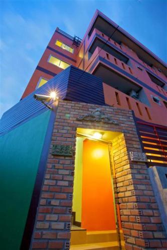 Hostal Baan Kamala Hostel & Guesthouse