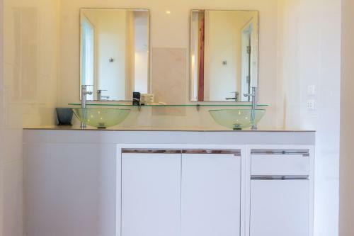 Hotel Grand Bleu Ocean View Pool Suite