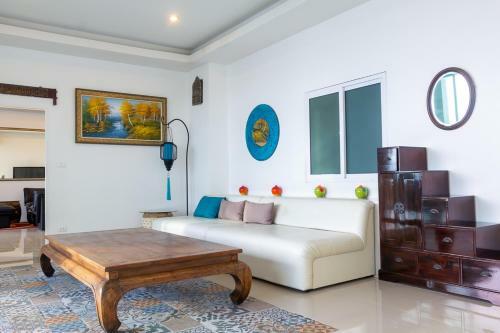 Hotel Grand Bleu Ocean View Pool Suite