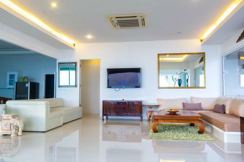 Hotel Grand Bleu Ocean View Pool Suite